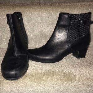 Clark’s Black Boots 7.5